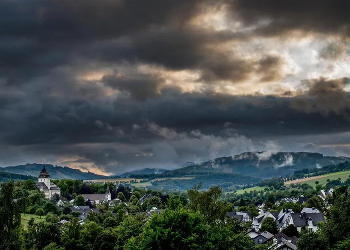 מלון Sauerland Alpin 3*